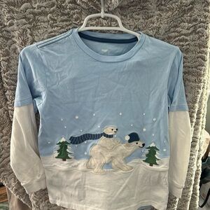 Boys Gymboree raglan long sleeve featuring polar bears. Size 10